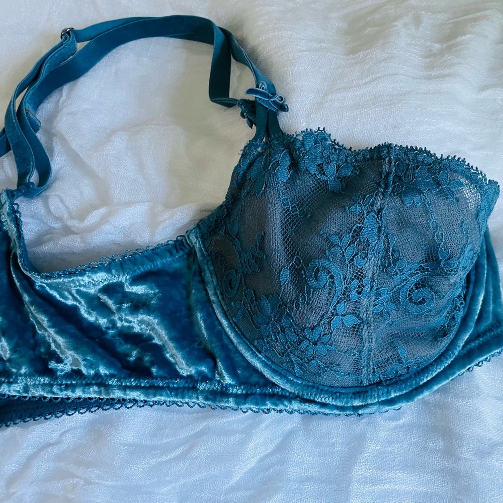 Victoria Secret Dream Angels Lace & Velvet Bra